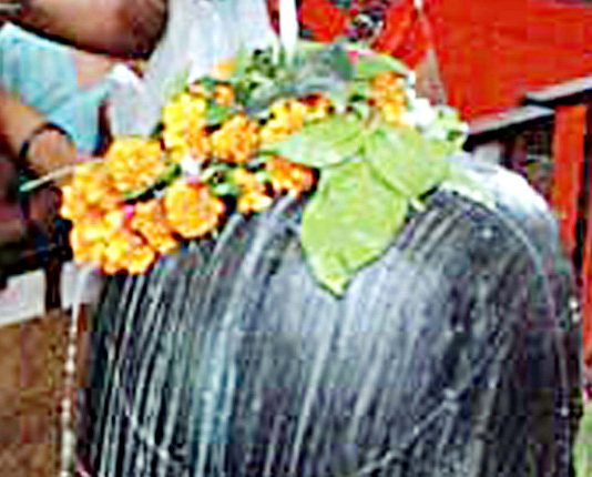 Sawan Shivratri 2017: जानिए कब से कब तक चढ़ेगा जल और कब है शुभ मुहूर्त Sawan Shivratri 2017: जानिए कब से कब तक चढ़ेगा जल और कब है शुभ मुहूर्त