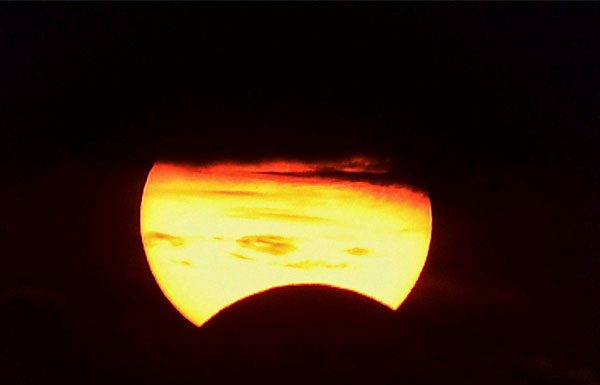 अक्टूबर में साल का आखिरी सूर्य ग्रहण कब है, जानें सही तारीख सूर्यग्रहण, जानें ग्रहण का समय